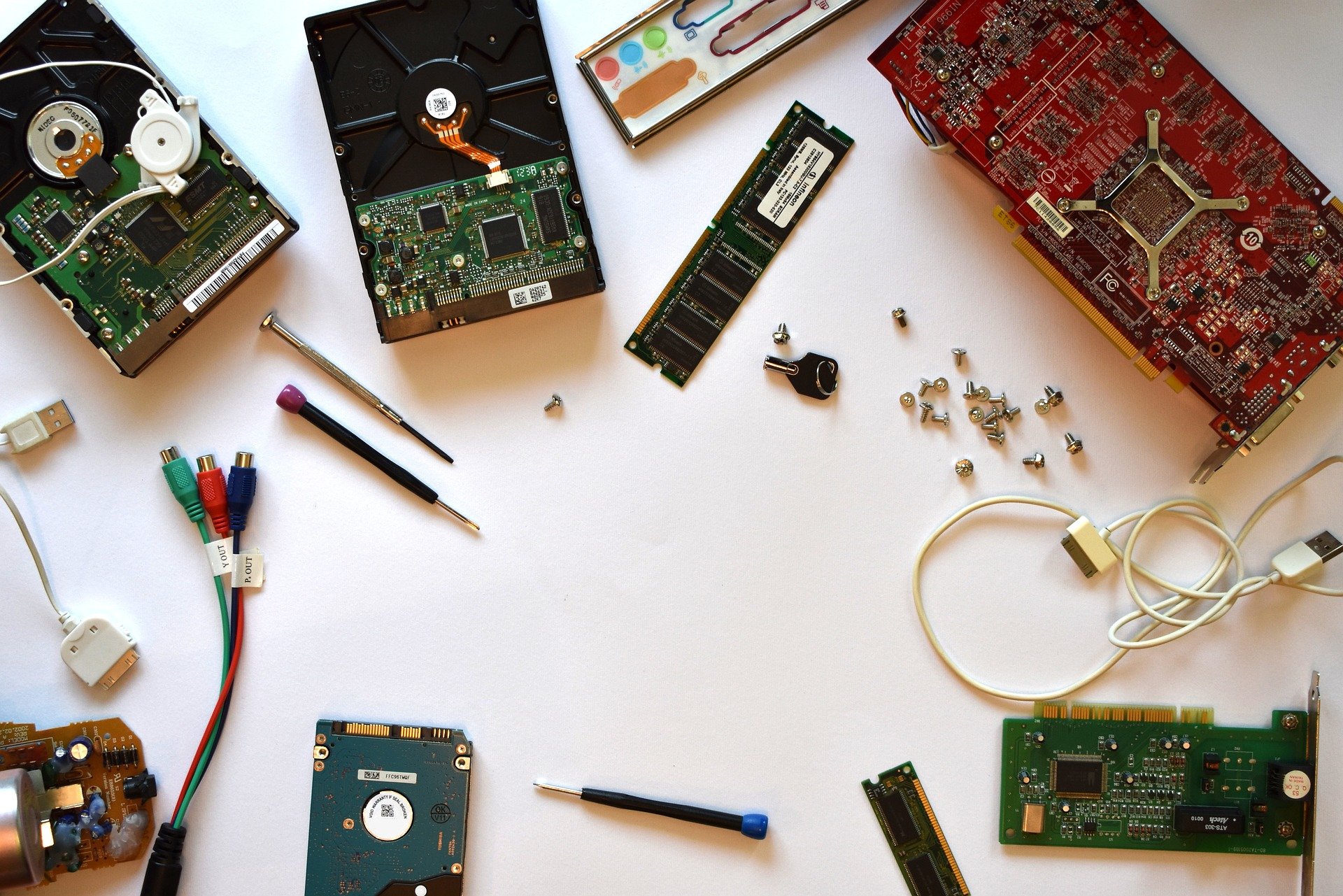 hardware-3509898_1920